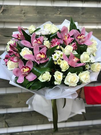 Букет цветов из: Розы и Хризантемы в Кочетовской