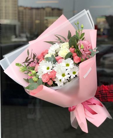 Букет цветов из: Розы, Лизиантусы и Хризантемы в Кочетовской